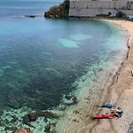 Castello A Mare *