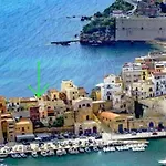 Castello A Mare