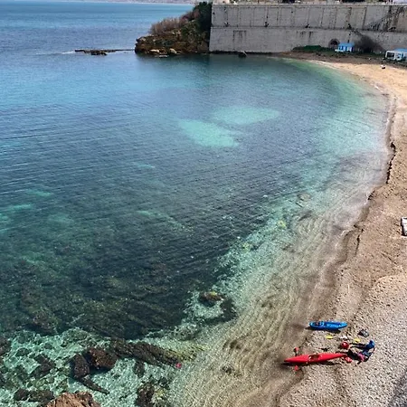 Castello A Mare *