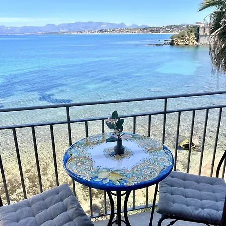 Castello A Mare Lejlighed